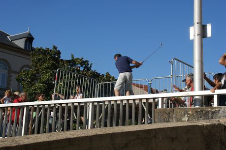 photo du golf en ville organisé lors du samedi piéton du 7 août 2010