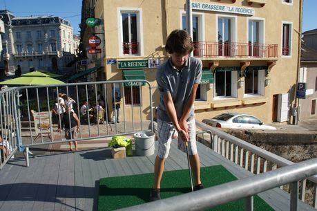 photo du golf en ville organisé lors du samedi piéton du 7 août 2010